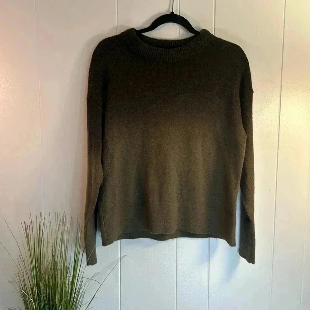 Banana Republic Olive Crew Neck Sweater